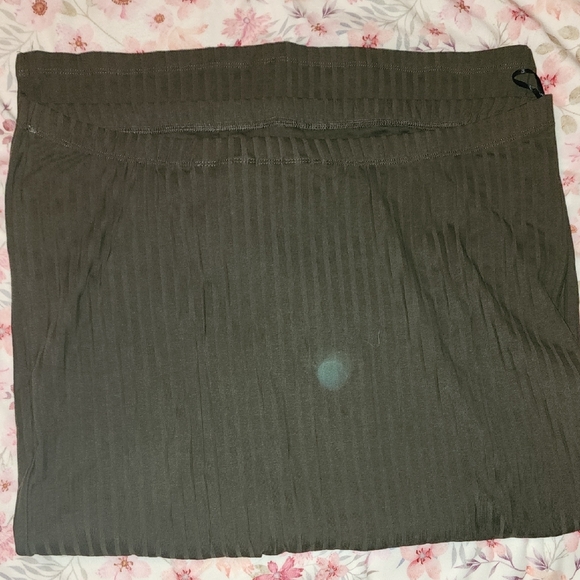 Olive Green Ribbed Two-Piece Set - Picture 8 of 10